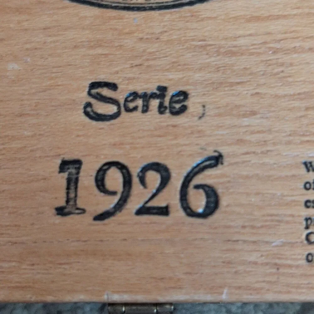 Empty Padron Serie 1926 Wooden Cigar Box Storage Crafting Valet VTG Collectible